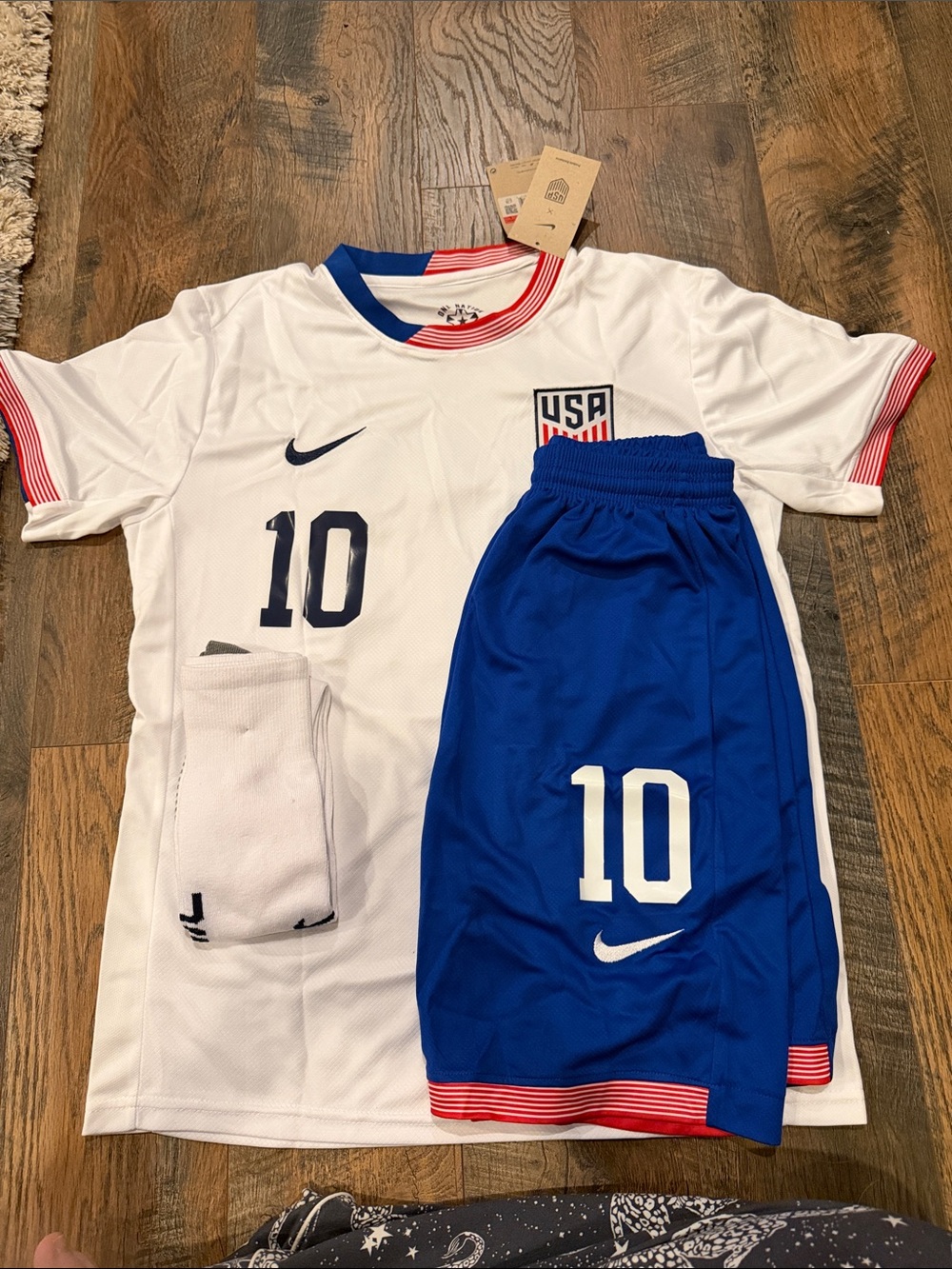 US Men’s National Soccer Team 2024 home kit Pulisic #10
